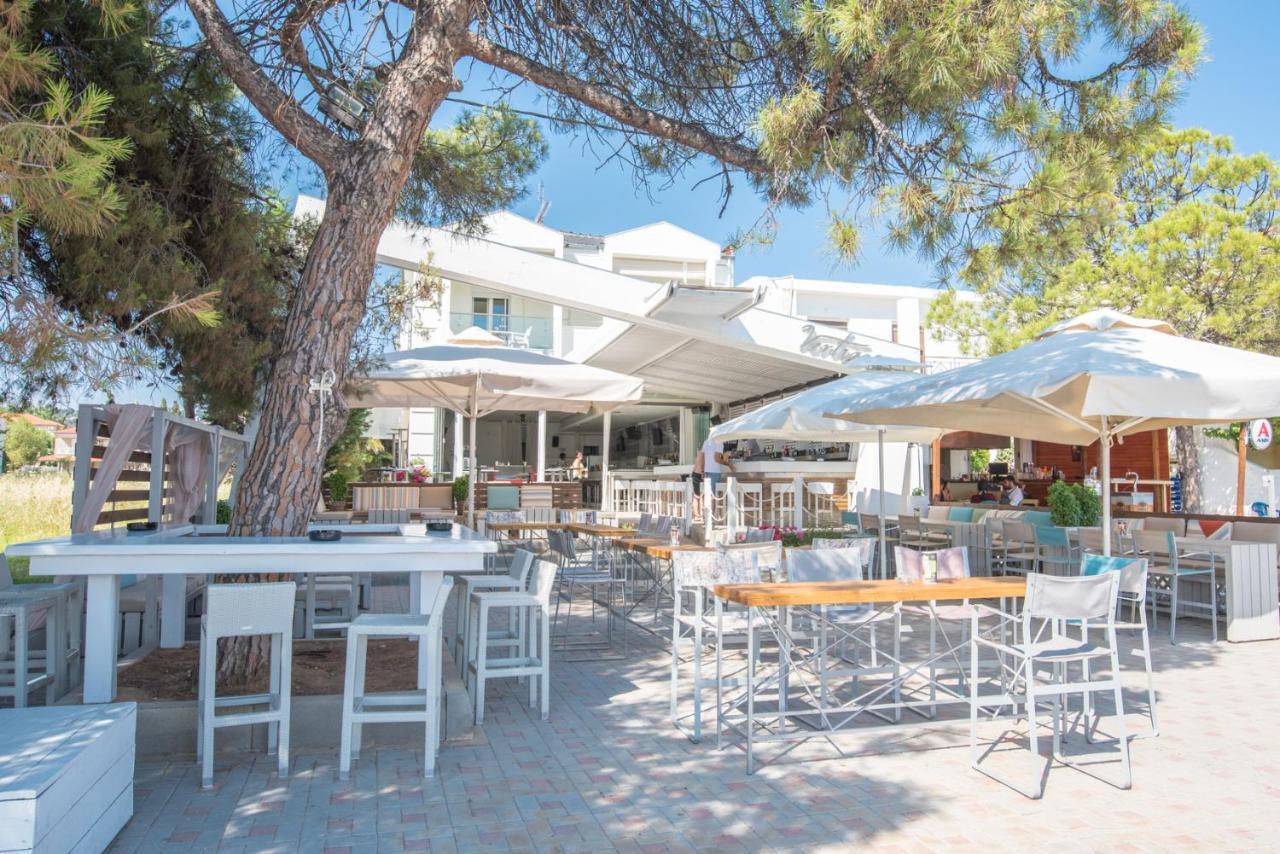 Vertigo Seaside Apartments Nikiti  Bagian luar foto