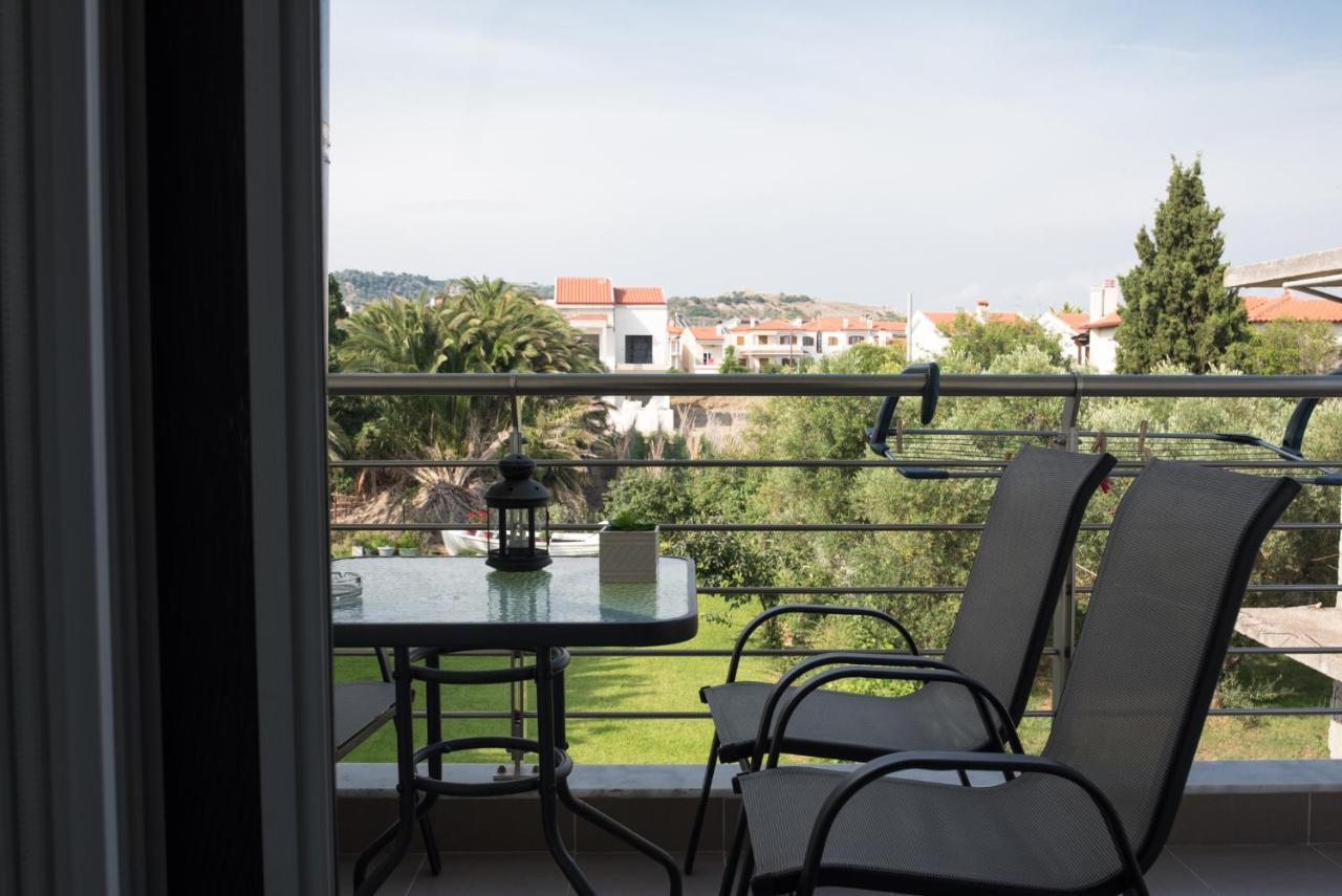 Vertigo Seaside Apartments Nikiti  Bagian luar foto