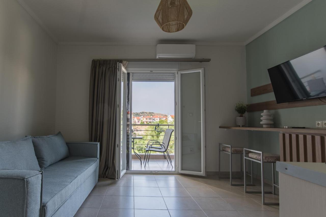 Vertigo Seaside Apartments Nikiti  Bagian luar foto