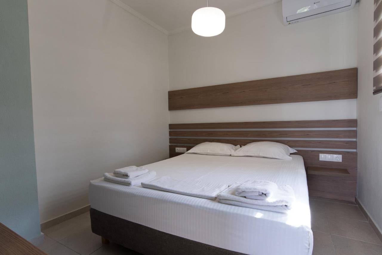 Vertigo Seaside Apartments Nikiti  Bagian luar foto