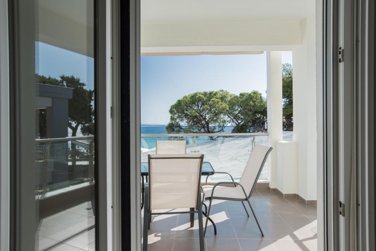 Vertigo Seaside Apartments Nikiti  Bagian luar foto
